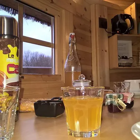 Bed & Breakfast Roulotte-cabane De La Vallette *