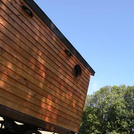 Bed & Breakfast Roulotte-cabane De La Vallette Benarville