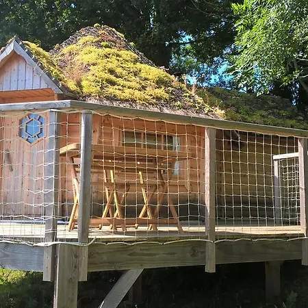 Roulotte-cabane De La Vallette Bed & Breakfast